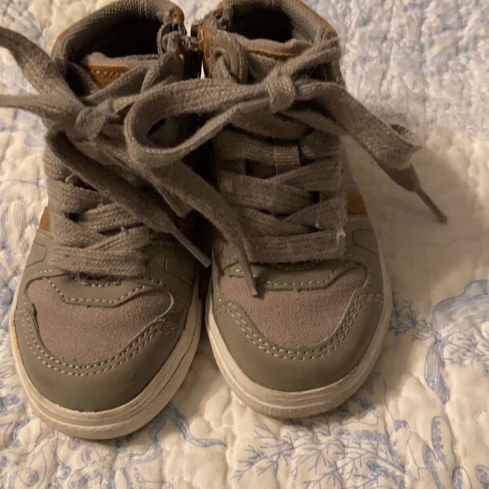 Size 6 toddler Cat and Jack shoes.